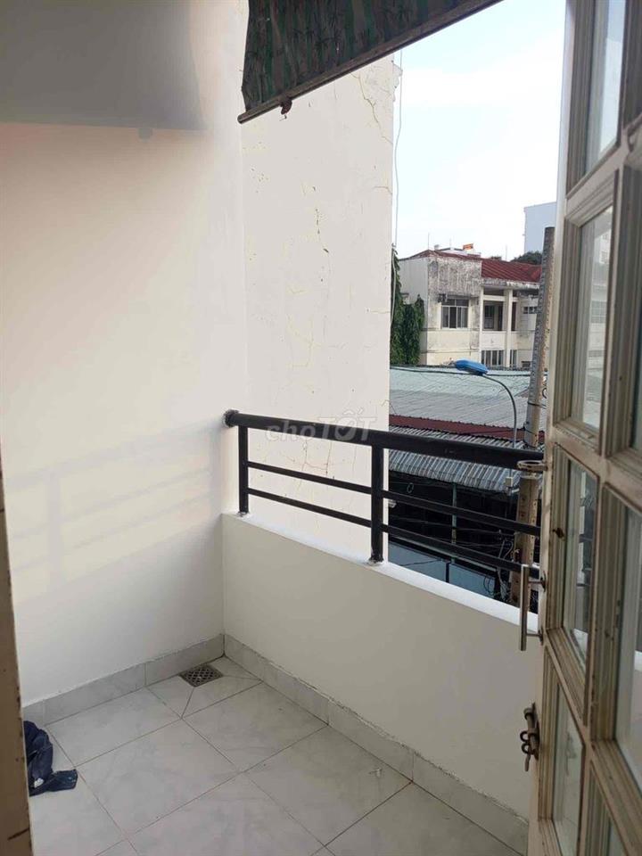 Phòng ban công, full tien ich Tô Hiến Thành Q10 - gần UEH, Huflit, BKU