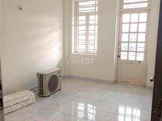 Phòng ban công, full tien ich Tô Hiến Thành Q10 - gần UEH, Huflit, BKU