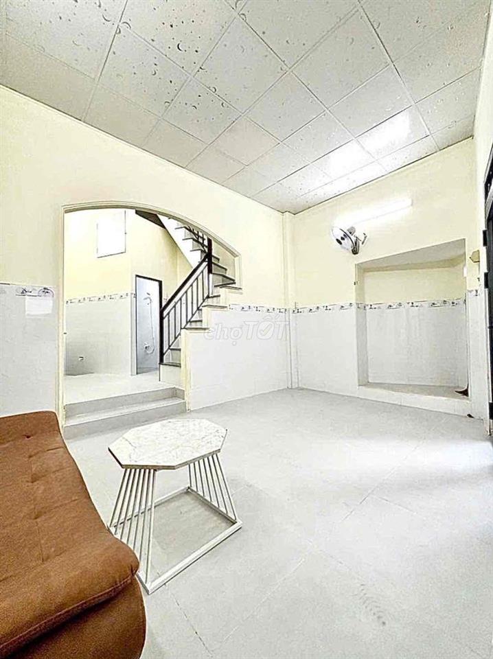 2Đ6 rộng 28m2. Hẻm Rộng Ngay Trường ĐH Công Nghiệp TP HCM Gần Vincom P