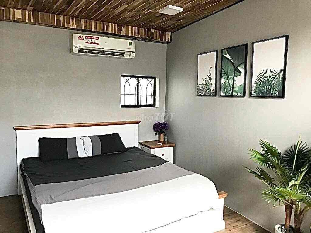 VIP. 3.4 T. Ngay Cầu Điện Biên Phủ Sang Q1         Hàng xóm thân thiện