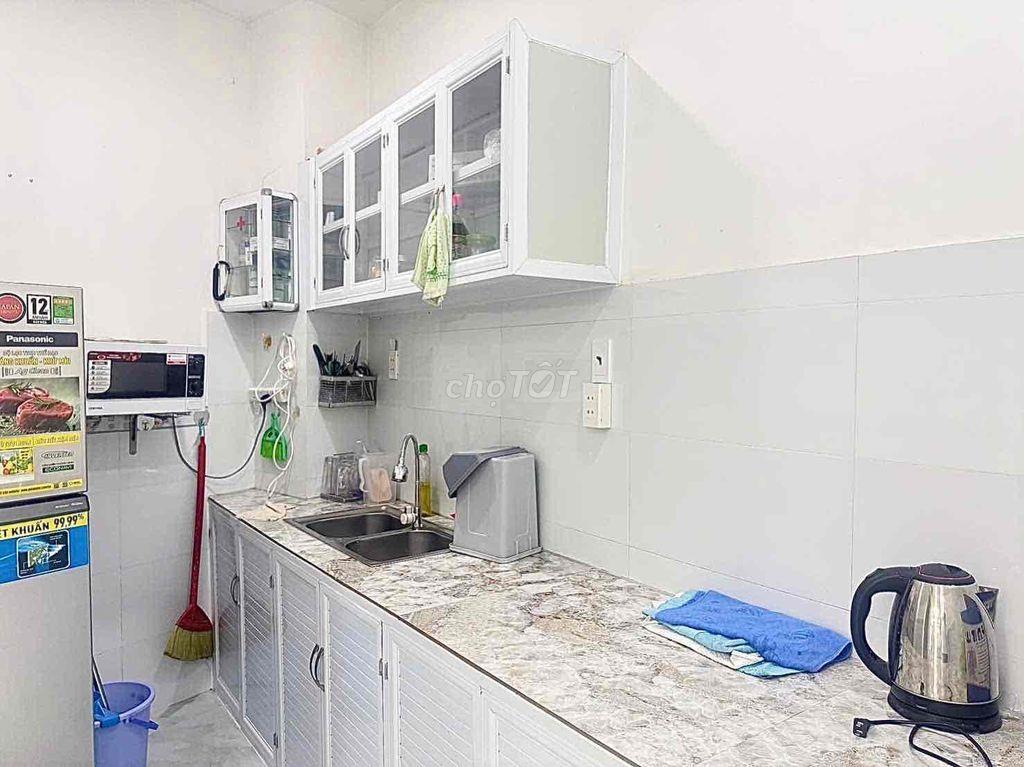 Phạm Văn Đồng Giám 600Tr Còn 3,8T Gả Nhanh Em Chân Dài         Hướng đ