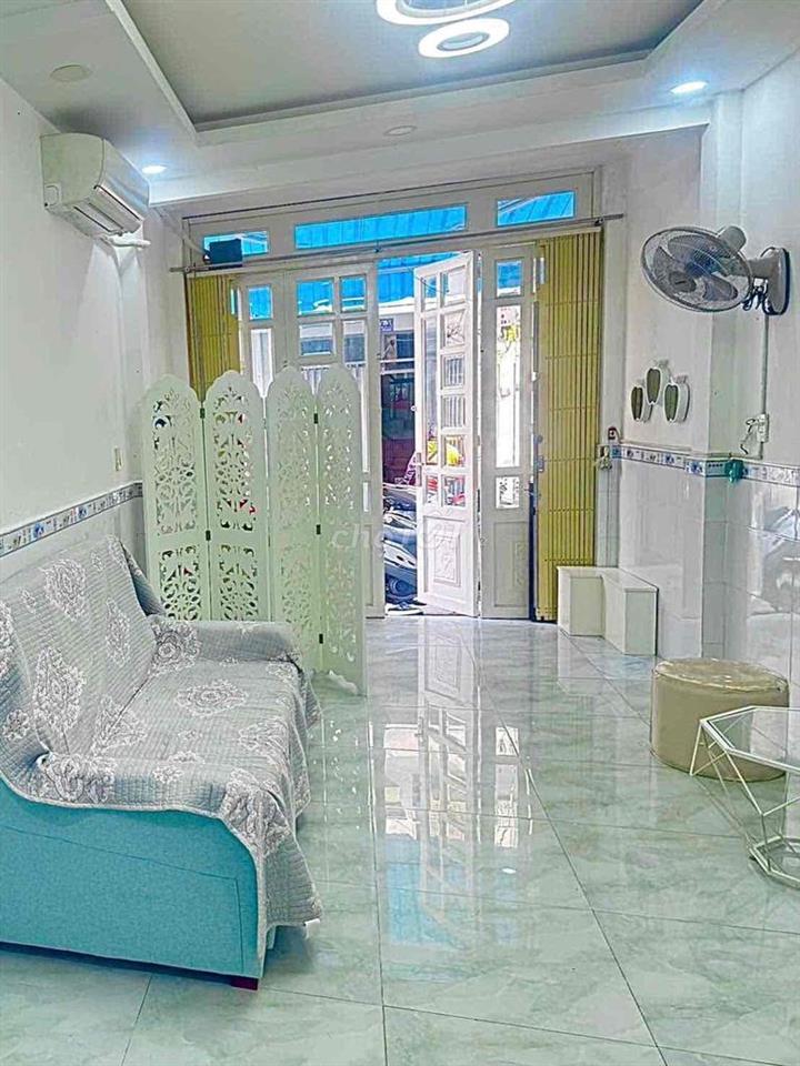 Phạm Văn Đồng Giám 600Tr Còn 3,8T Gả Nhanh Em Chân Dài         Hướng đ