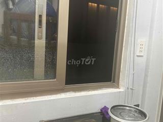 Tìm bạn nữ ở ghép chia tiền phòng