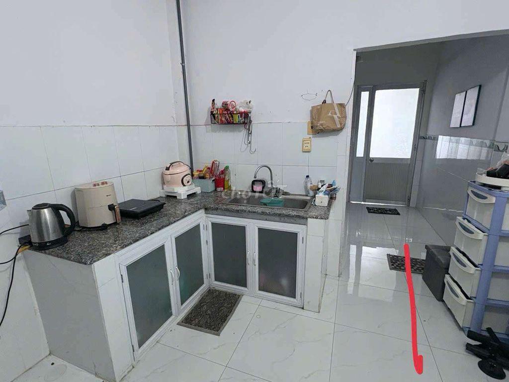 Cần tìm bạn ở ghép nhà nguyên căn