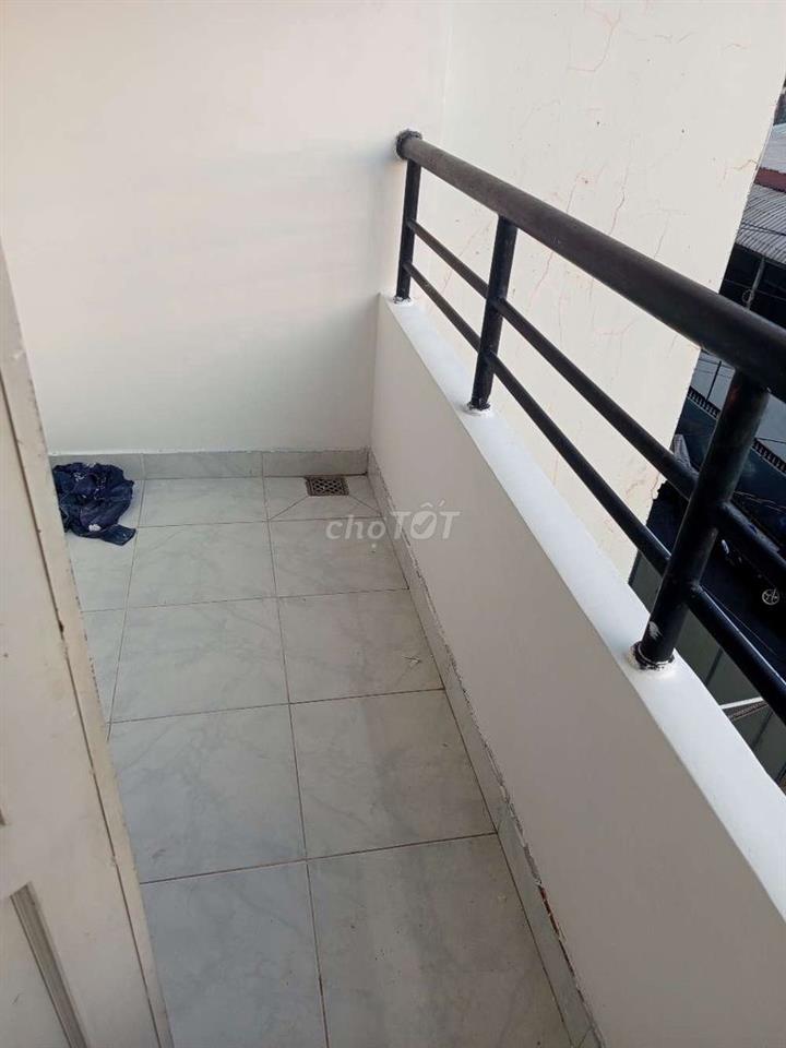 Phòng ban công, full tiện tích - THT Q10, gần UEH, BKU, HUFLIT, Y PNT