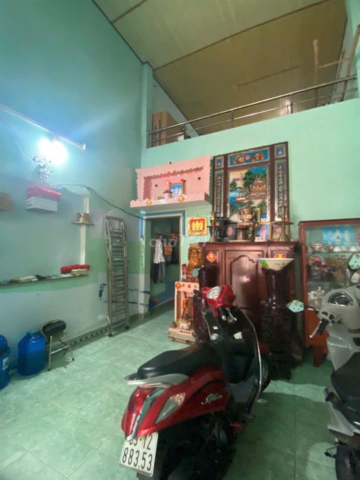 Cho thuê MTKD khu Chợ Hoa. DT: 4 x 16. Trệt + Lửng. Giá: 12 Triệu TL