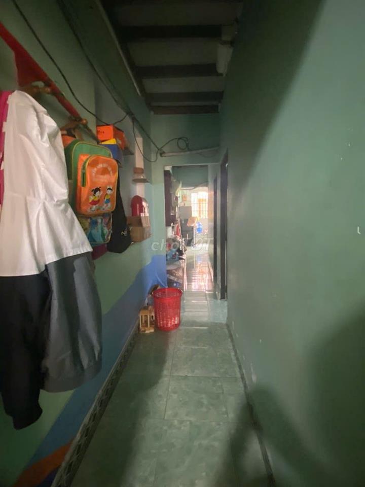 Cho thuê MTKD khu Chợ Hoa. DT: 4 x 16. Trệt + Lửng. Giá: 12 Triệu TL