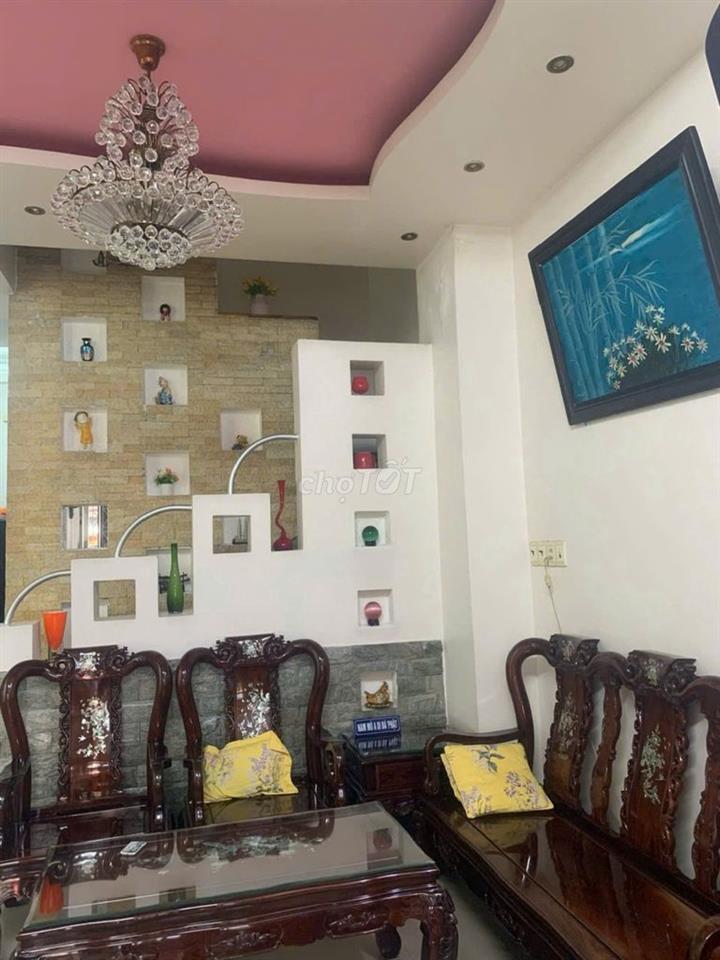 Cho thuê nhà Góc 2MT Lý Thánh Tông. DT: 4 x 16 - 4 Tầng. Giá: 18 Triệu
