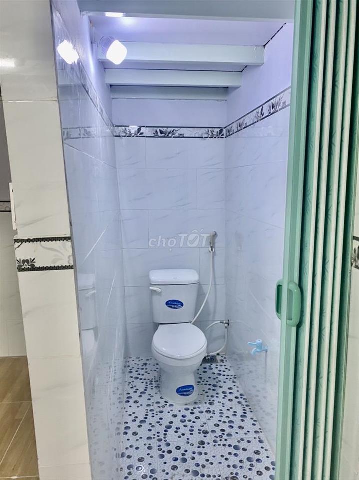 PHÒNG 30M2 MTNB GÁC LỮNG, TOILET, LỐI ĐI RIÊNG BIỆT, Q8 GIÁ RẼ