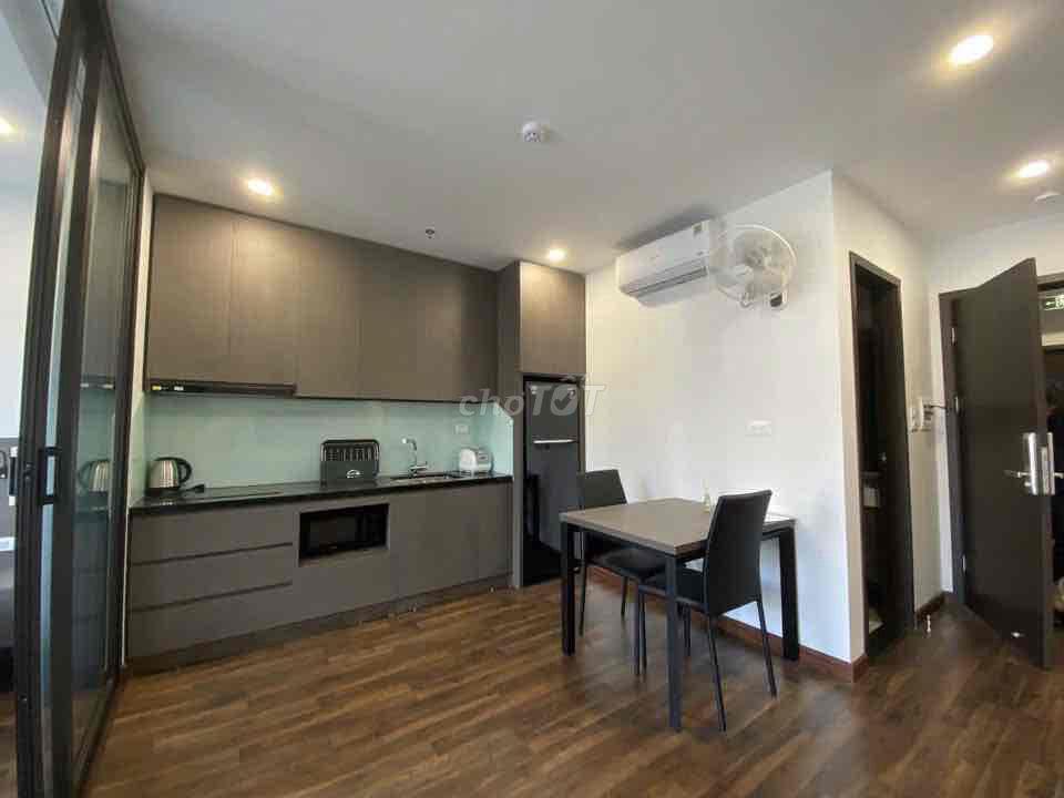 CĂN HỘ 1 PHÒNG NGỦ FULL NỘI THẤT, BAN CÔNG THOÁNG NGAY TRUNG TÂM QUẬN