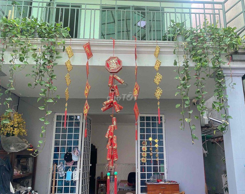Cho thuê nhà hẻm xe hơi nguyễn xí  gần trường đại hoc vaqn lamg