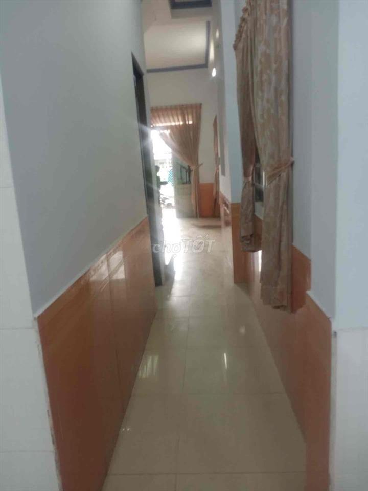 NHÀ 81,8M² - ĐƯỜNG XE TẢI THÔNG - SÁT CHỢ HÓC MÔN
