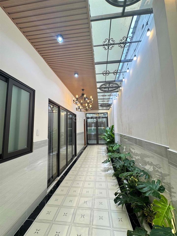 Bán biệt thự villa 150m2 thiết kế Singapore sân vườn thoáng đẹp
