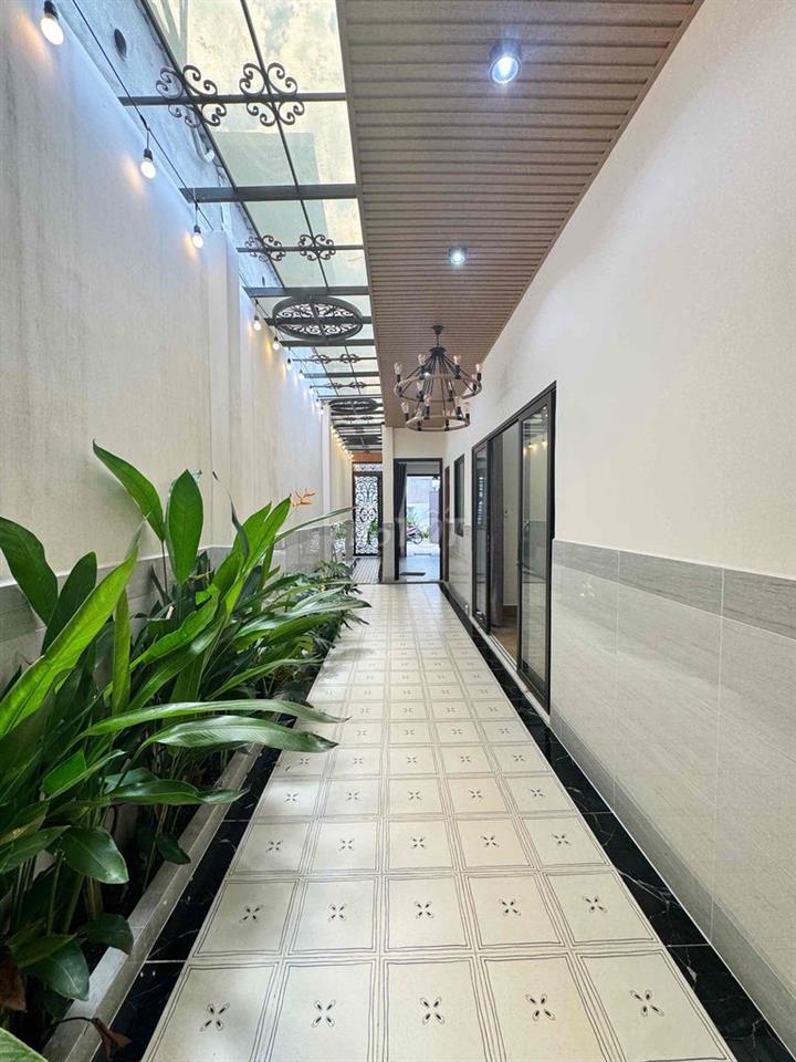 Bán biệt thự villa 150m2 thiết kế Singapore sân vườn thoáng đẹp