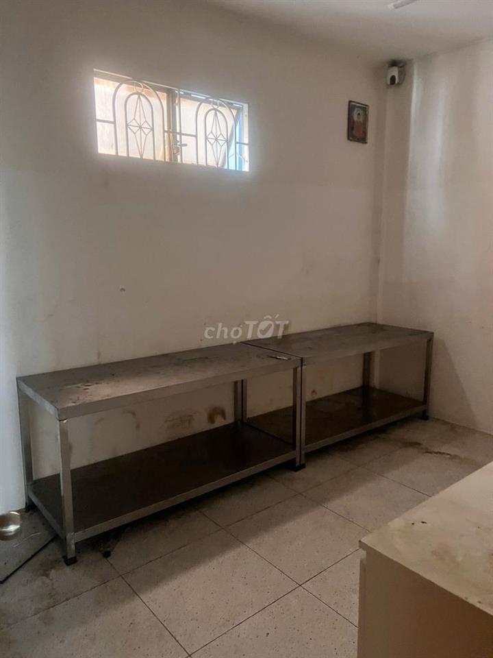 CHO THUÊ LẦU 1  RỘNG RÃI THOÁNG MÁT GẦN TRUNG TÂM