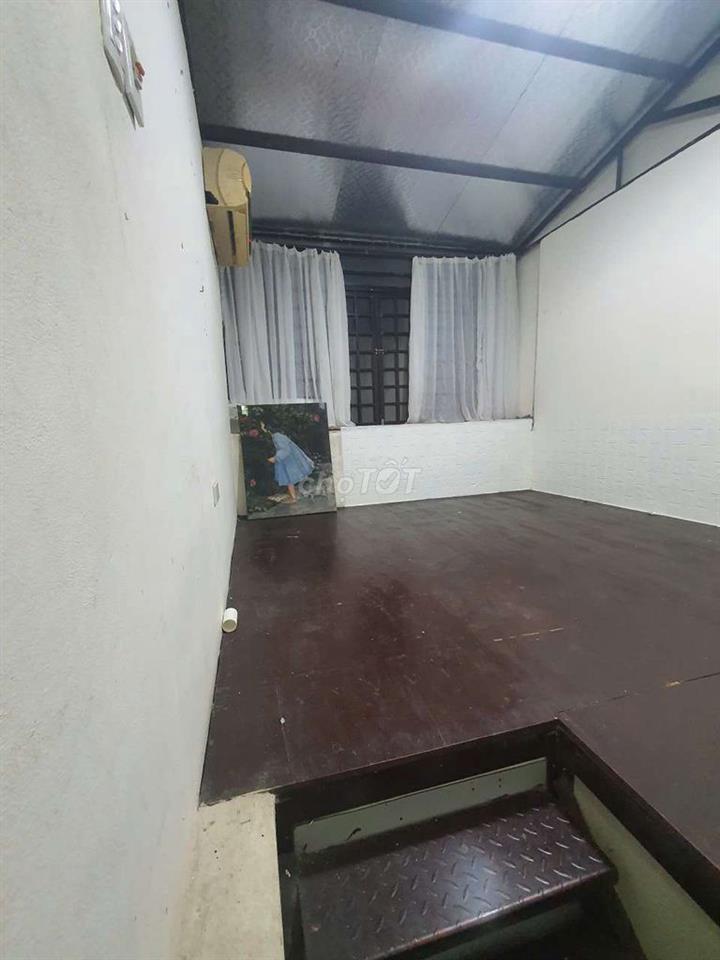 Nhà 2 tầng khép kín 
