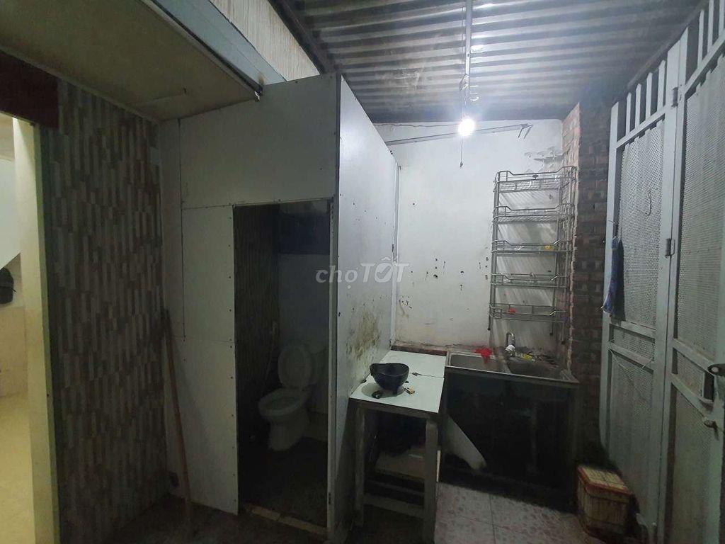 Nhà 2 tầng khép kín 
