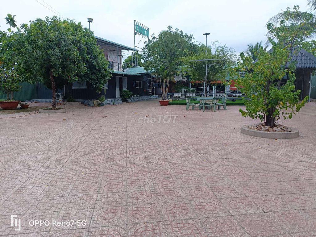 Mặt bằng kinh doanh gần vòng xoay cổng 11 phường Phước Tân 