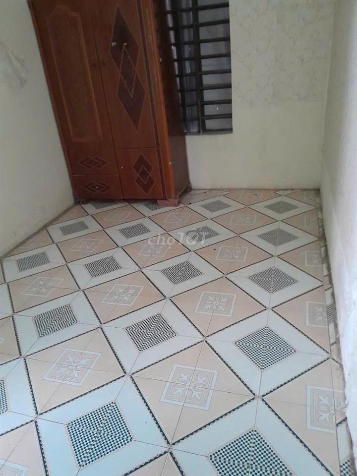 Nhà cấp 4 có sân vườn, kho chứa