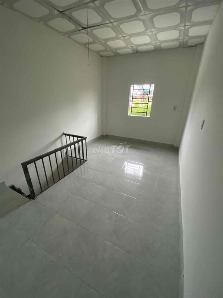 Nhà nguyên căn 1 trệt 1 lầu