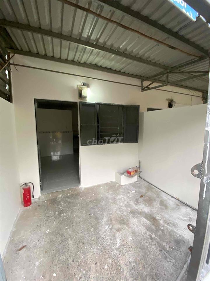Nhà nguyên căn 1 trệt 1 lầu