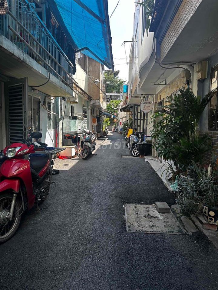 cần bán căn nhà nhỏ