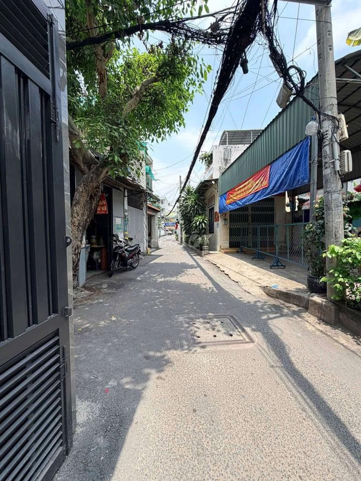 Nhà mặt tiền Đs2 p16 dt 5x16m 1 lầu 3pn buôn bán kinh doanh tốt