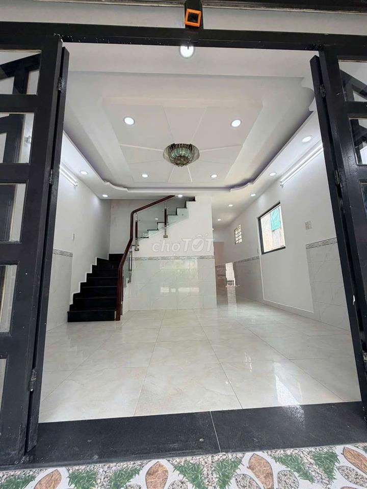 Nhà mặt tiền Đs2 p16 dt 5x16m 1 lầu 3pn buôn bán kinh doanh tốt