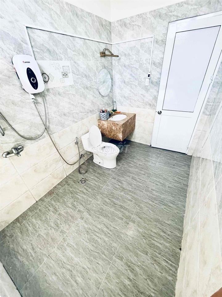 Share phòng trong Villa ngay Phước Kiển giá 2tr8