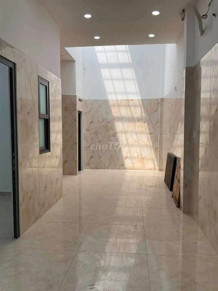 Nhà 1 trục hẻm thông xe hơi Hà Huy Giáp 5x11m