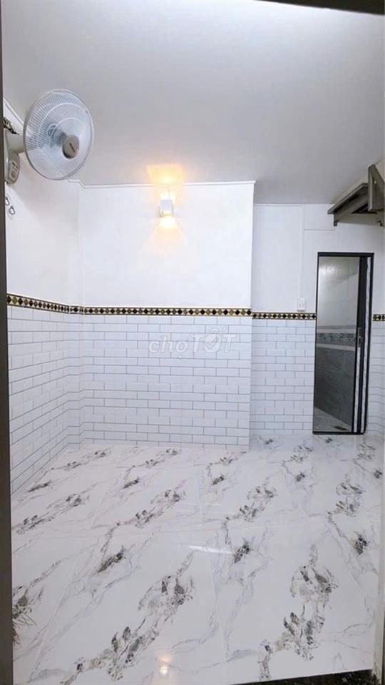Bán nhà 2 tầng mặt tiền hẻm Tôn Đản, Quận 4