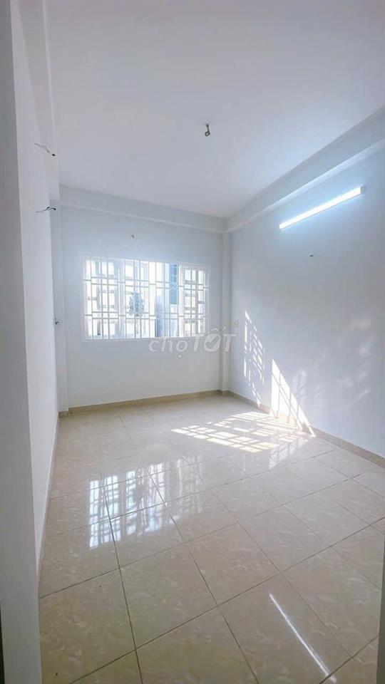 Tìm nhà nguyên căn Quận 4 khoảng 11 triệu, 2 phòng ngủ