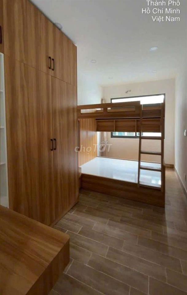 Nhà nguyên căn đường 3 tháng 2, 2PN full nội thất 11tr