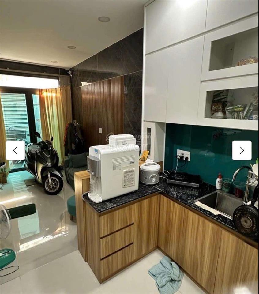Nhà nguyên căn đường 3 tháng 2, 2PN full nội thất 11tr