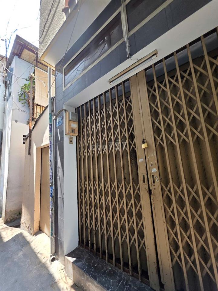 Nhà nguyên căn đường CMT8, 2PN 11tr