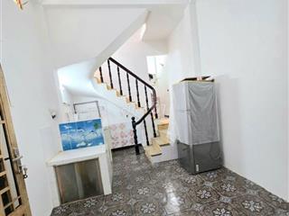 Nhà nguyên căn đường CMT8, 2PN 11tr