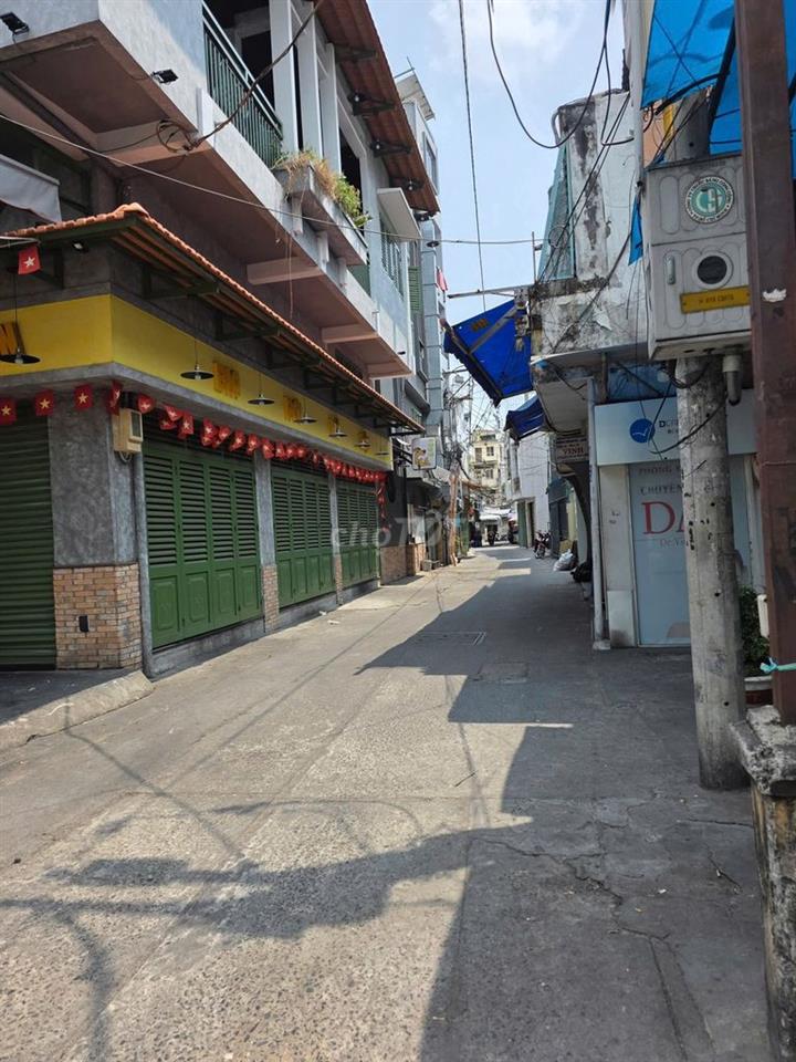 Nhà nguyên căn đường CMT8, 2PN 11tr