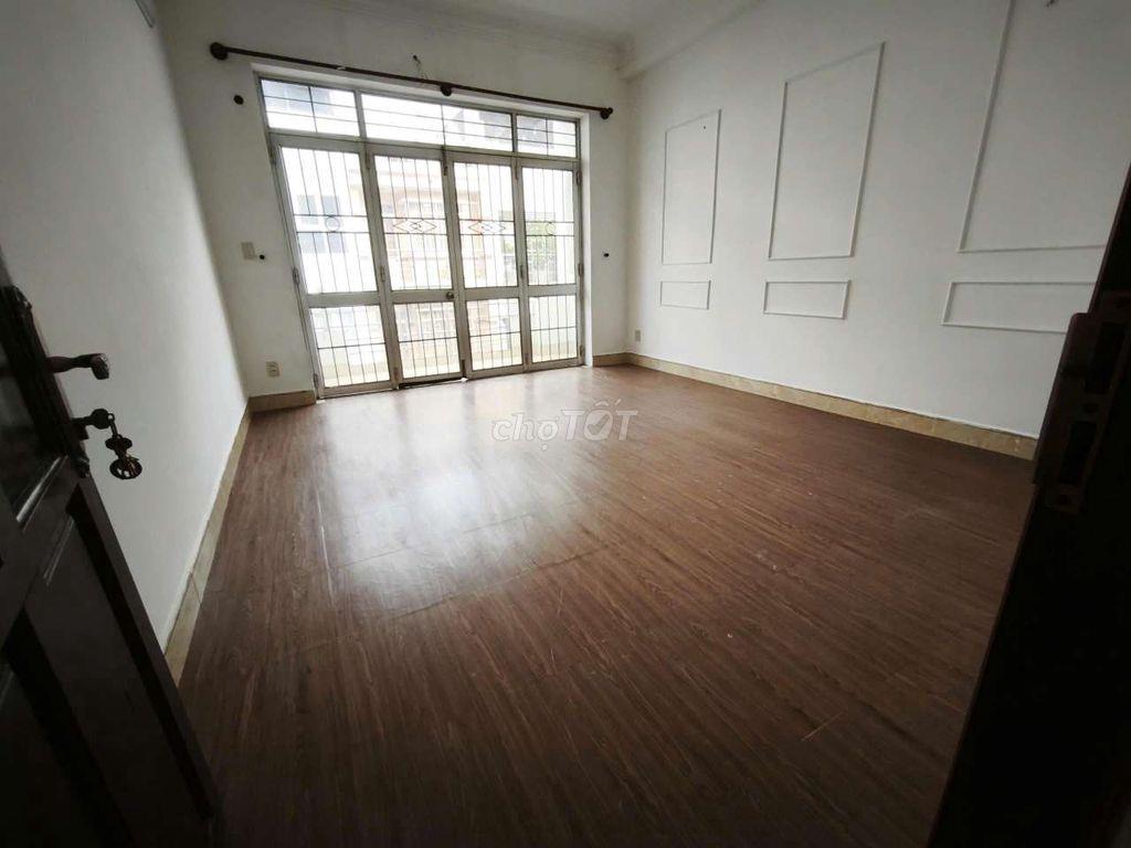 Cho thuê căn MT hẻm 8m đường Ông ích Khiêm, Q11, tiện mở VP Cty, Spa