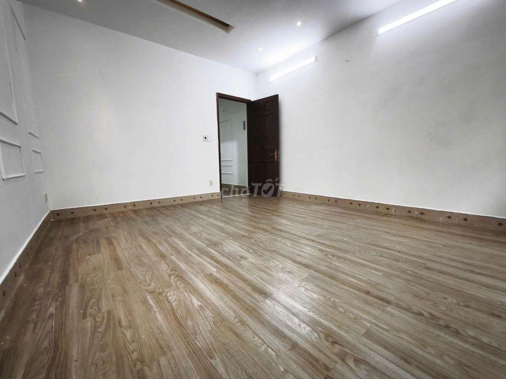 Cho thuê căn MT hẻm 8m đường Ông ích Khiêm, Q11, tiện mở VP Cty, Spa
