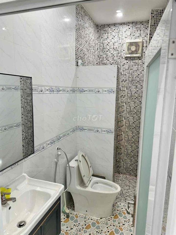 XC bán nhà 2MT hẽm TT Q6 giáp Q5, gần Chợ Bình Tây DT: 4,21x15,62