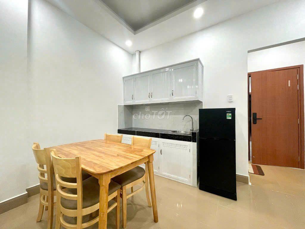 Cho thuê căn studio ban công, cửa sổ. Full nội thất, máy giặt riêng