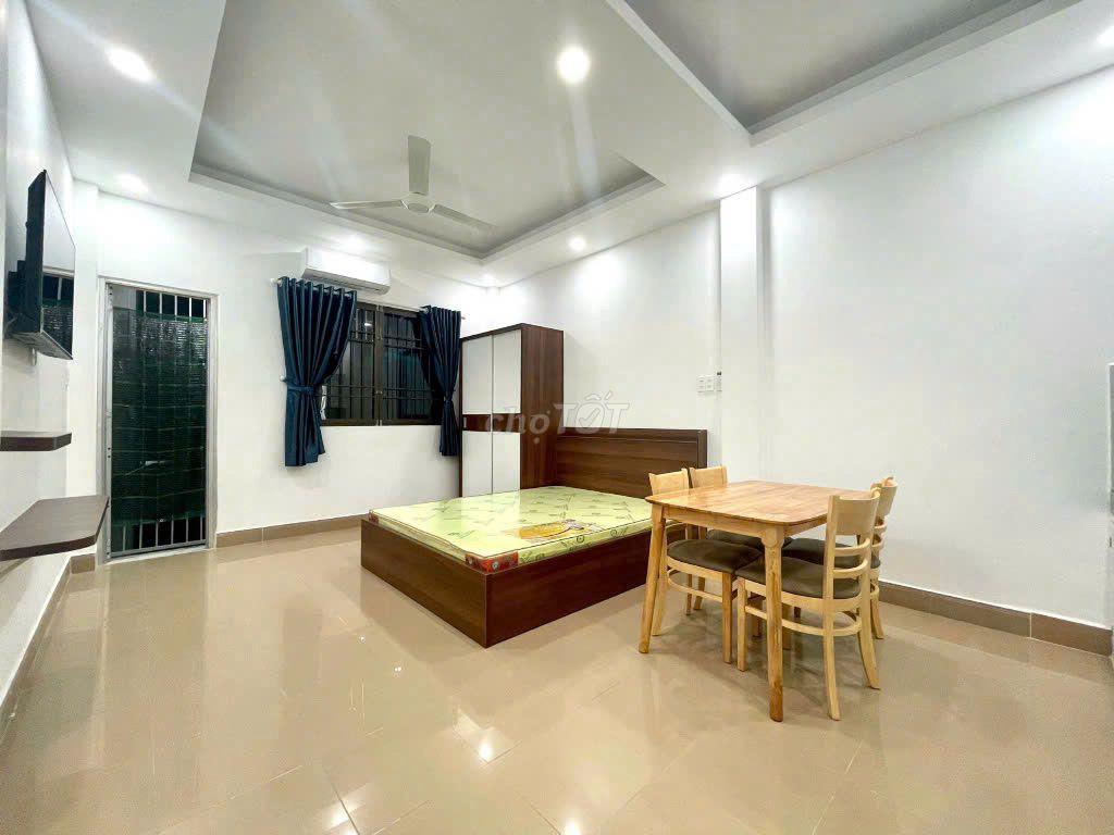 Cho thuê căn studio ban công, cửa sổ. Full nội thất, máy giặt riêng