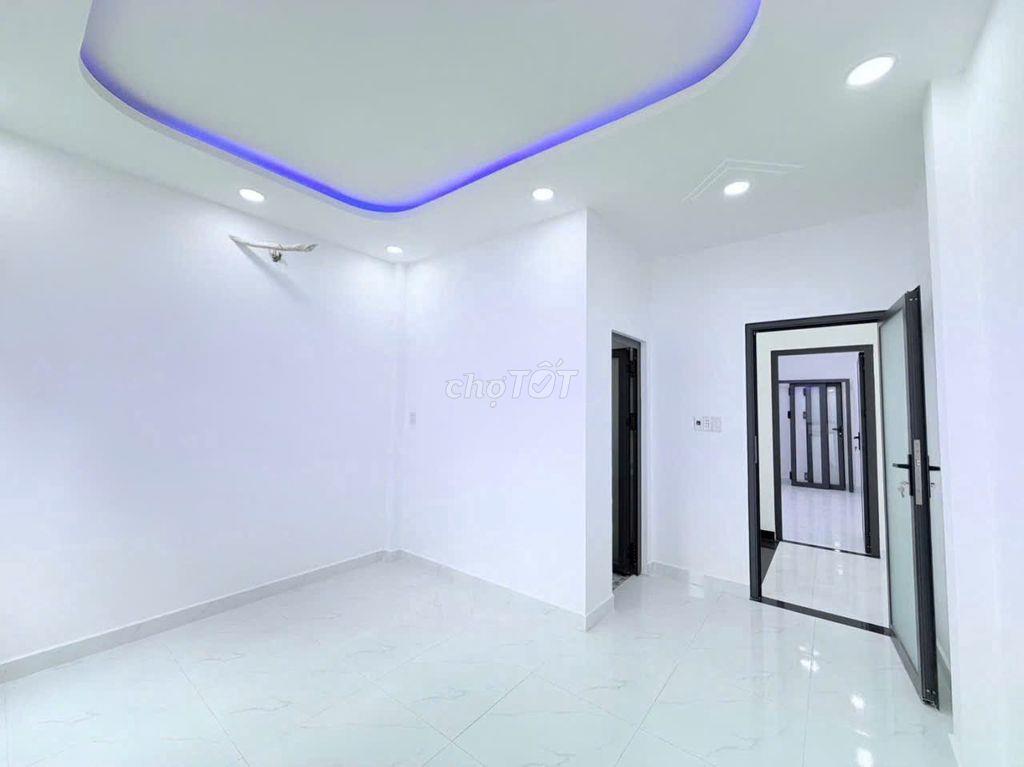 Nhà mới xây hoàn công đầy đủ, dt 52,4m2,
