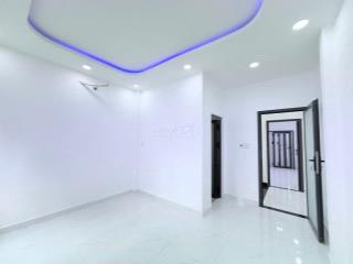 Nhà mới xây hoàn công đầy đủ, dt 52,4m2,
