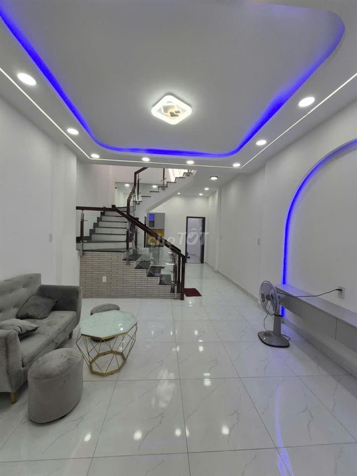 Nhà mới xây hoàn công đầy đủ, dt 52,4m2,