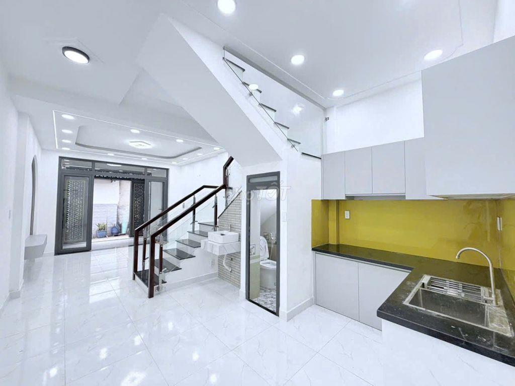 Nhà mới xây hoàn công đầy đủ, dt 52,4m2,
