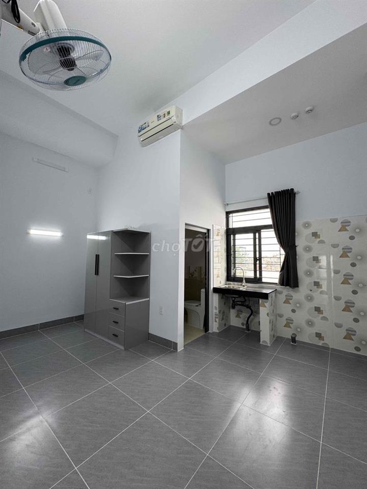 Phòng 25m2 có gác ở được 3 người gần bệnh viện Gò Vấp. Giá chỉ từ 4tr