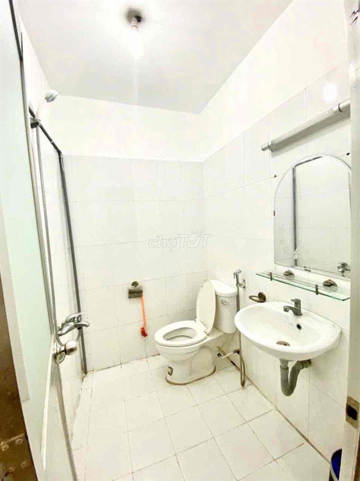Phòng rẻ đầy đủ nội thất trên đường Phạm Văn Bạch. Giá chỉ từ 2tr