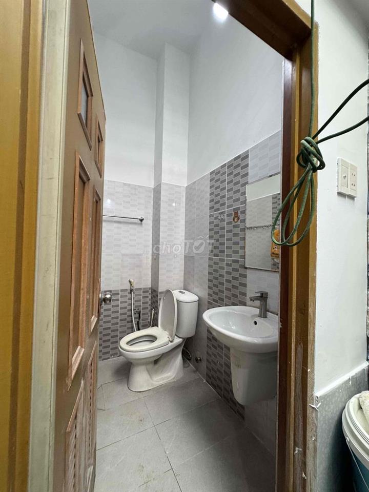Phòng rộng không giới hạn người ở tại Lê Đức Thọ, P.16.
