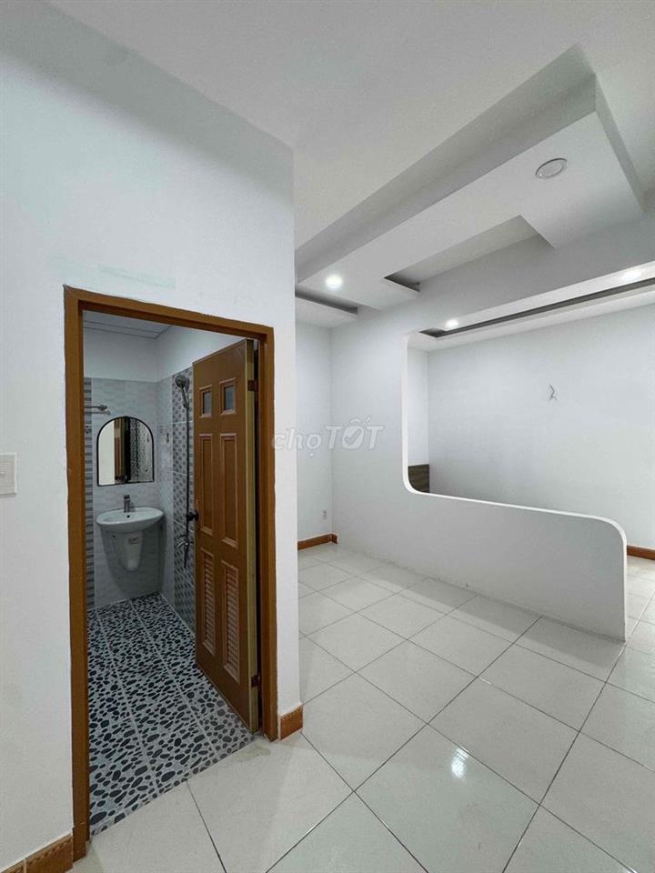 Phòng rộng không giới hạn người ở tại Lê Đức Thọ, P.16.